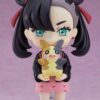 Japansk utställningsfigur Marnie med Morpeko och Dusk Ball