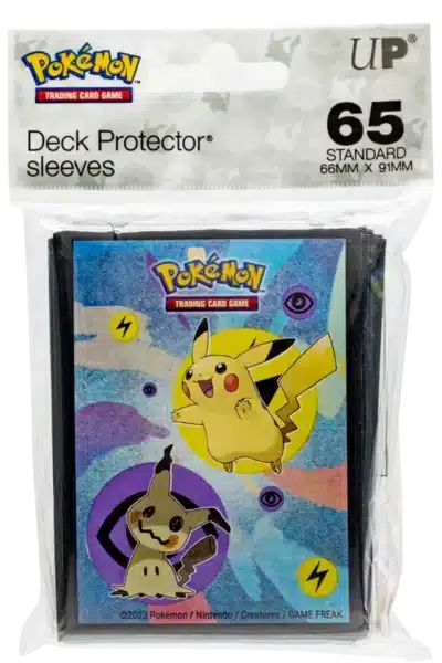 65 sleeves med Pikachu och Mimikyu
